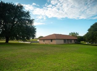 7126 S Us Highway 77, La Grange, TX 78945