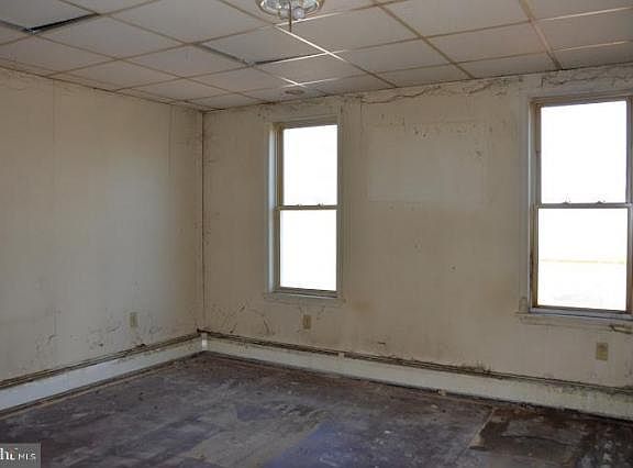 5th image of 715 N 2nd St