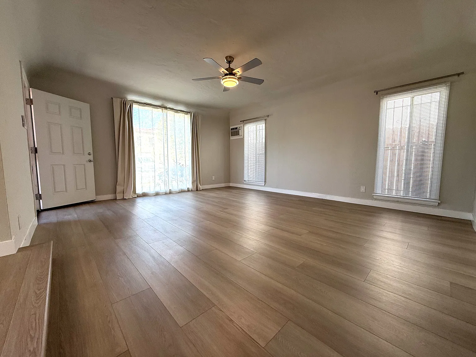 2 bed, 1150 sqft, $2,950 — Photo 4