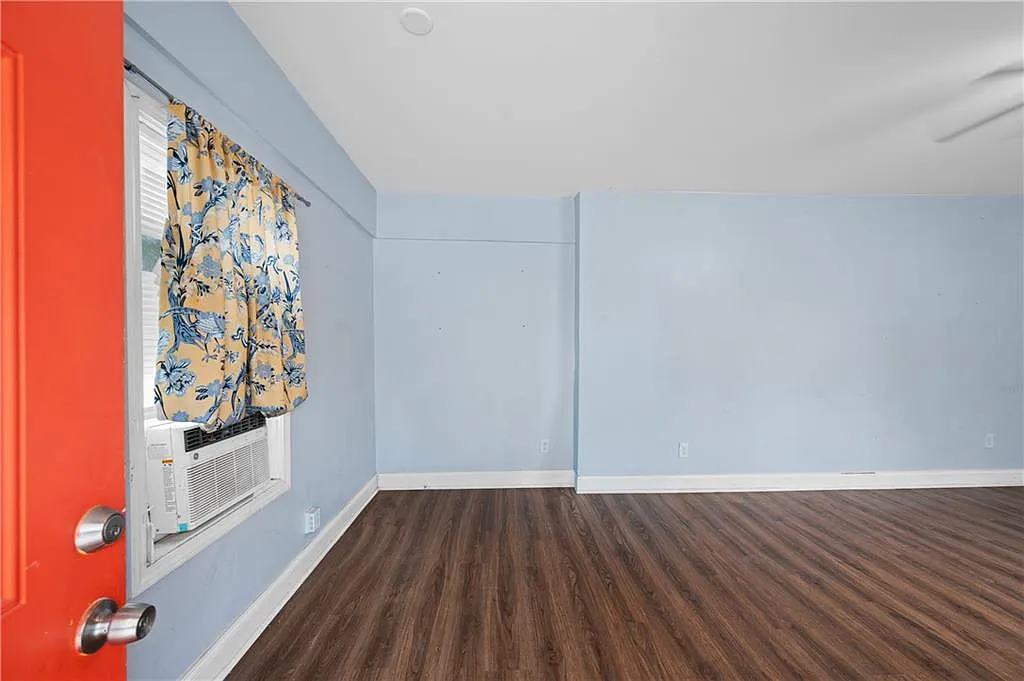 3 bed, 2.0 bath, 1200 sqft, $1,450 — Photo 2