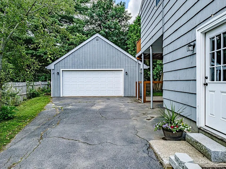 169 Holm Ave — Photo 56
