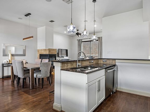 5th image of 3003 Douglas Ave Unit 29