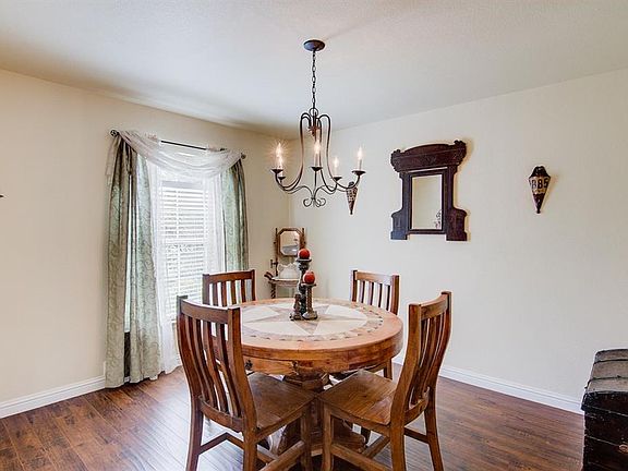 4th image of 224 Hoot Owl Ln N