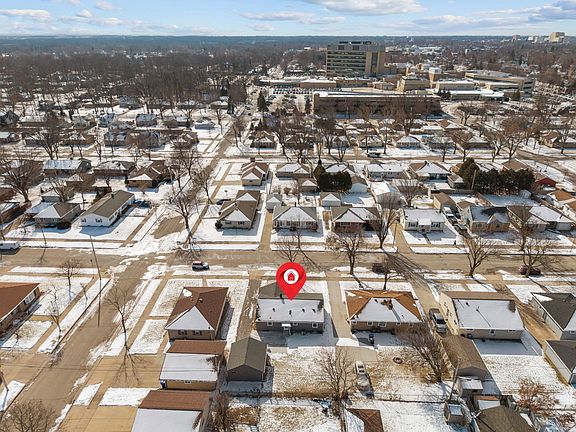 2nd image of 920 E Marquette St