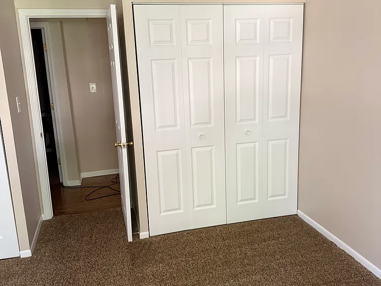 1519 N Windsor Dr #210 — Photo 2