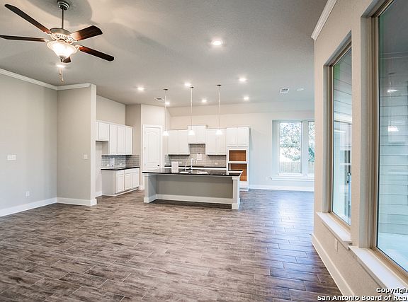4th image of 3706 Avia Oaks