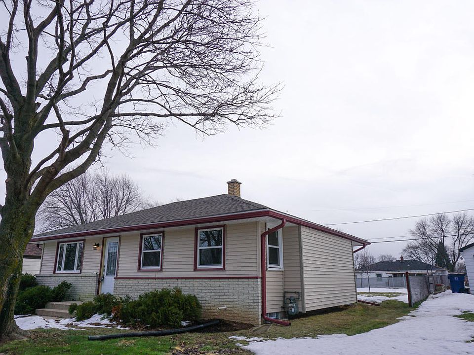 1st image of 2427 W Carrington Ave
