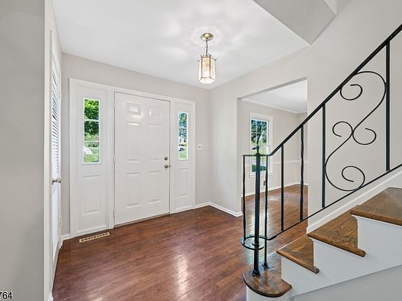 4th image of 11 Whippoorwill Way