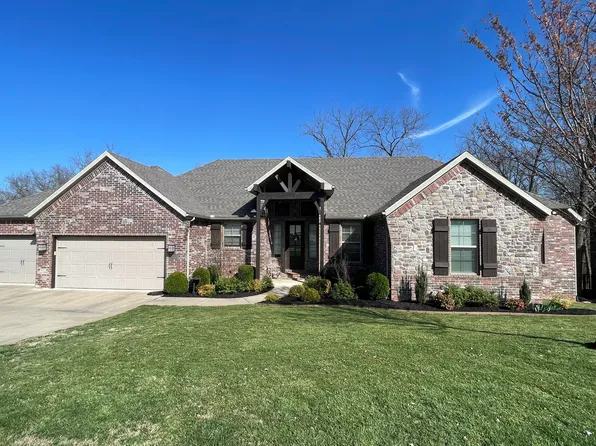 2200 NW Small Oaks St, Bentonville, AR 72712