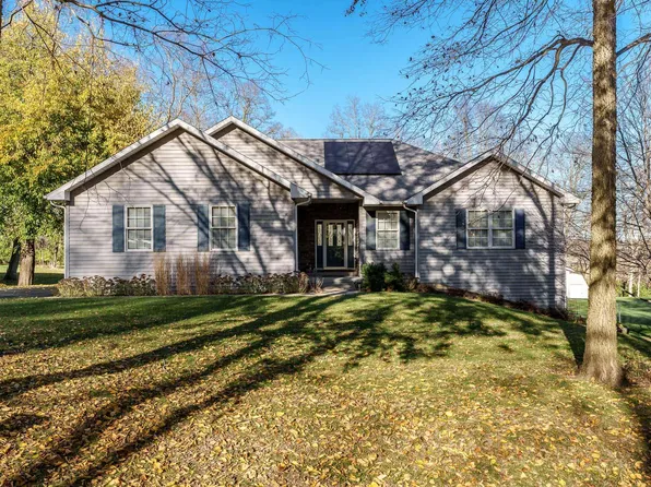 5132 E Nordic Woods Dr, Byron, IL 61010