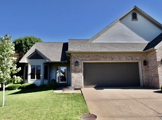 10 Alder Ct, Bloomington, IL
