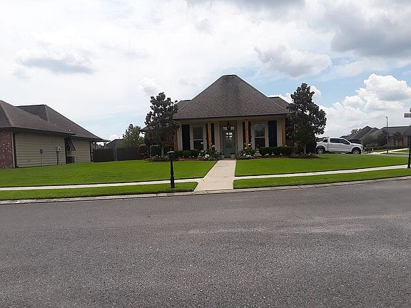 2nd image of 165 Lake Maclaine Ave