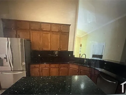 5 bed, 2950 sqft, $6,000 — Photo 3