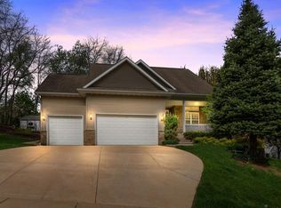 1802 Aaron Dr NW, Cedar Rapids, IA 52405