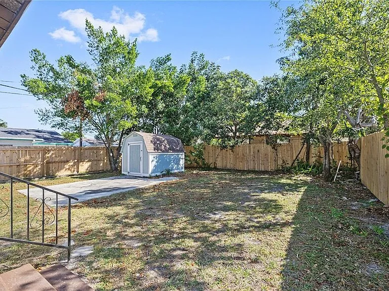 1103 N Willow Ave — Photo 21