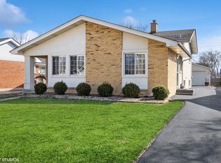 845 S Hawthorne Ave, Elmhurst, IL
