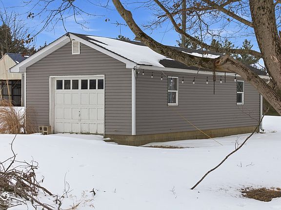 5th image of 1301 E Vandalia Rd