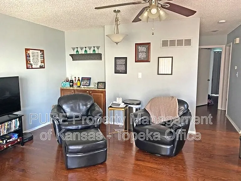 10903 Gillette St — Photo 8
