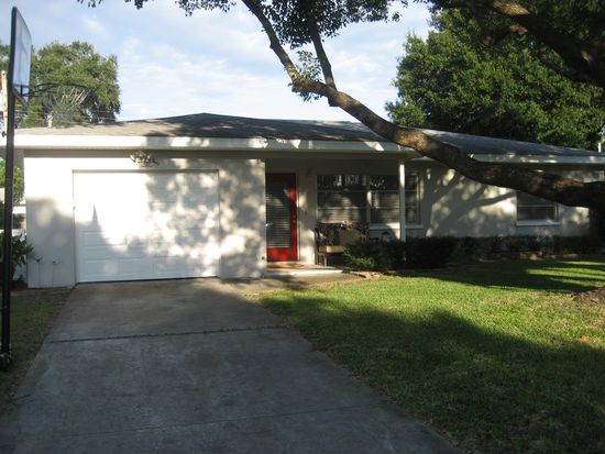 1273 Robin Hood Ln, Dunedin, FL 34698