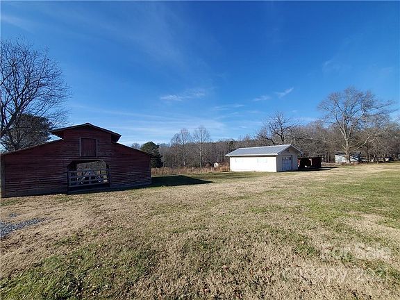 5th image of 4093 Herman Sipe Rd