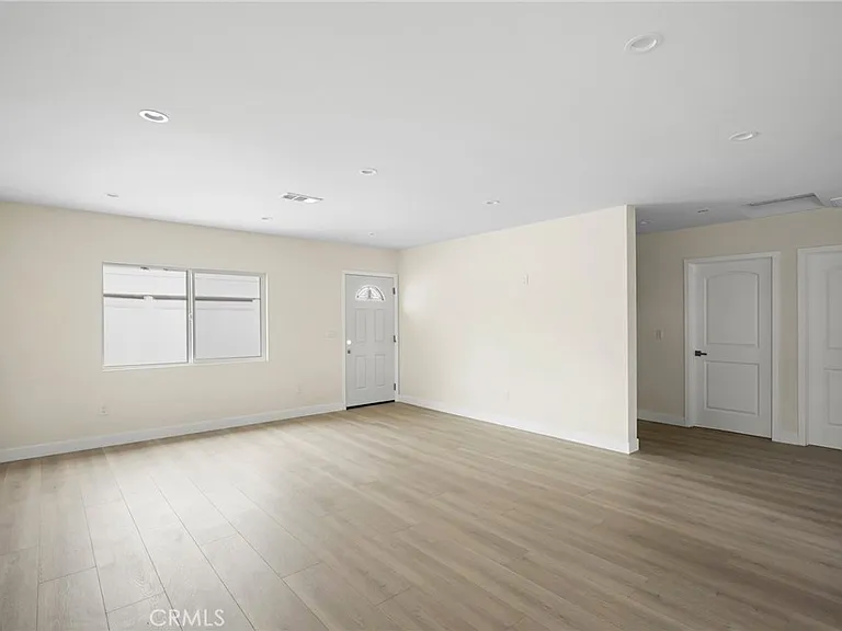 2657 N Brighton St — Photo 4
