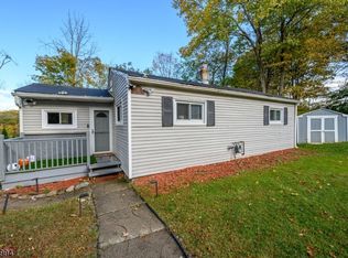 3 Glen Dr, West Milford, NJ 07480