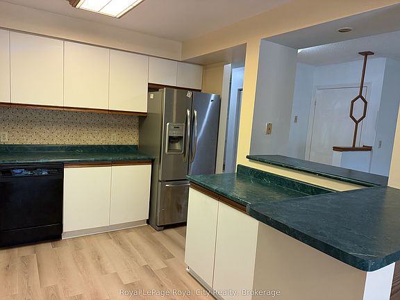 4th image of 206 Rickson Ave