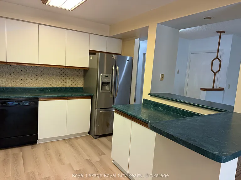 206 Rickson Ave — Photo 4