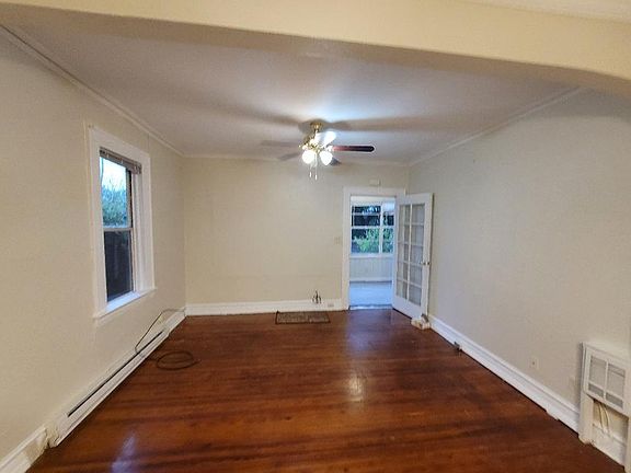 3rd image of 1409 S Westmoreland Dr