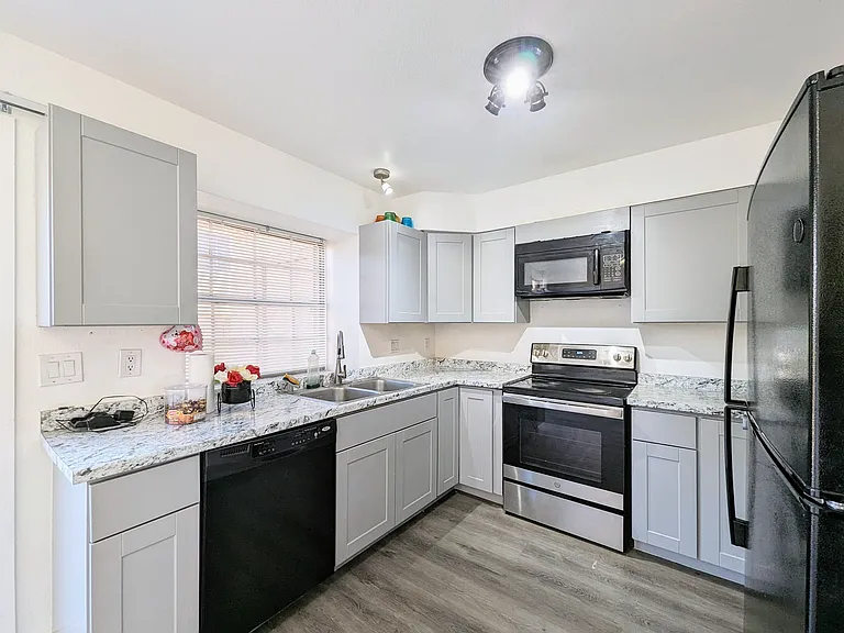 4601 N 102nd Ave #1026 — Photo 3