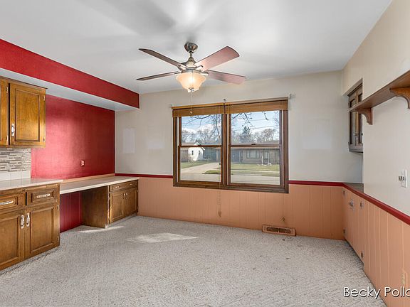 5th image of 3693 Blackfoot Ct SW