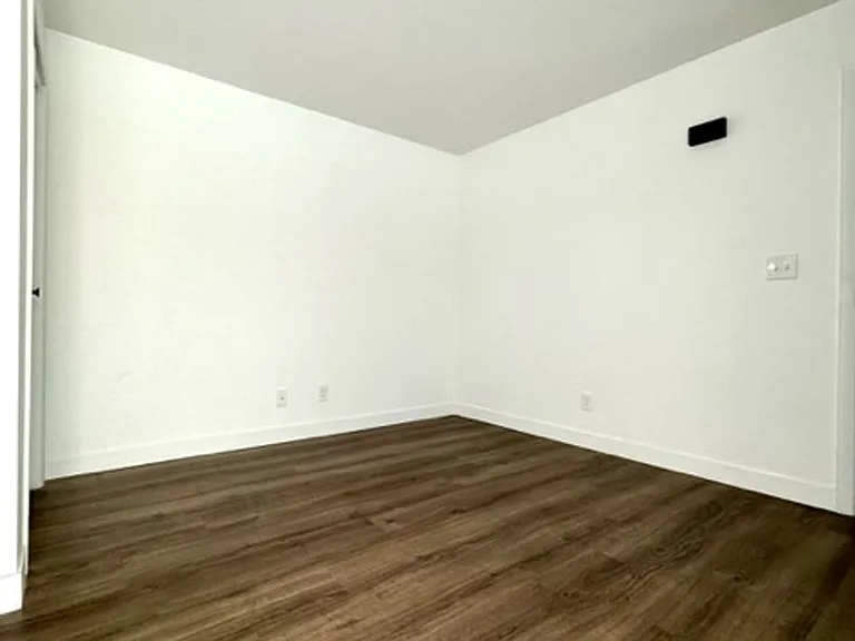 118 W Prairie St — Photo 6