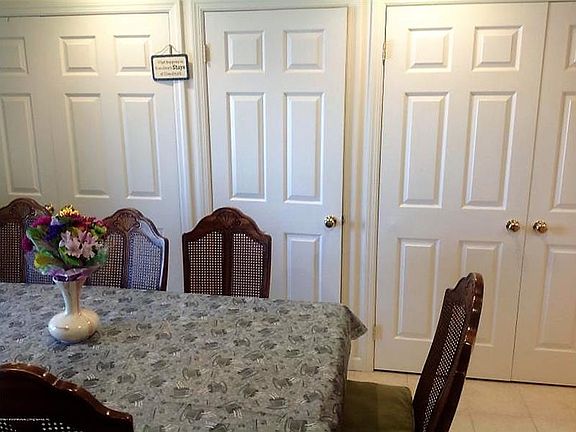 4th image of 278 Finley Ave