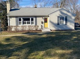 70 S Oak St, Crystal Lake, IL 60014