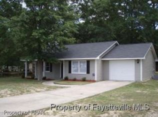 5719 Parkton Rd, Hope Mills, NC 28348