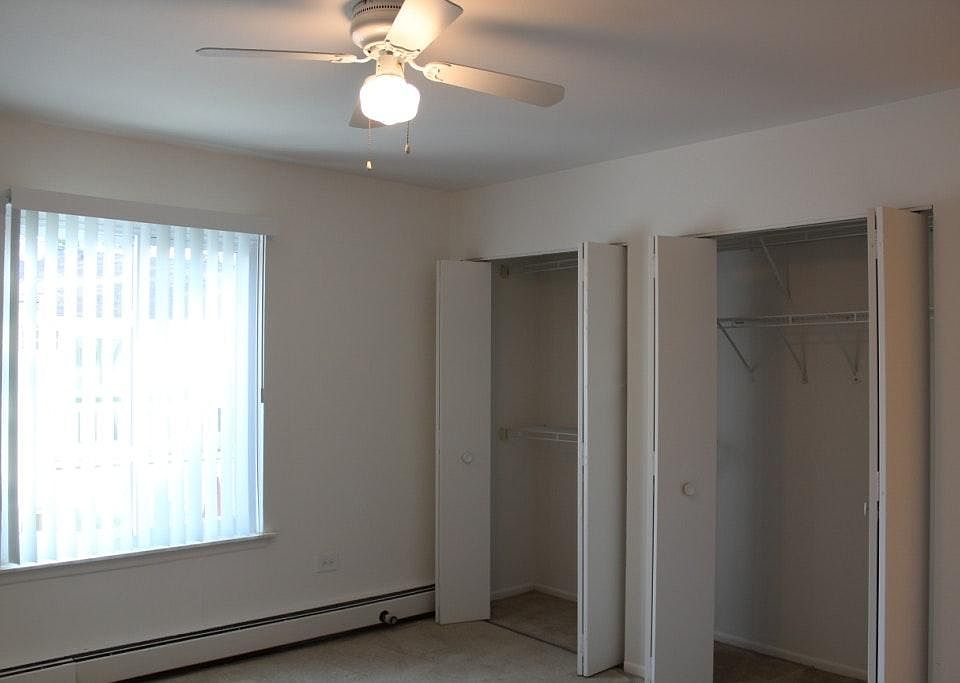 1st image of 7915 Woodridge Dr #02