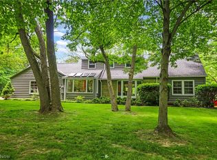 28425 Edgedale Rd, Pepper Pike, OH 44124