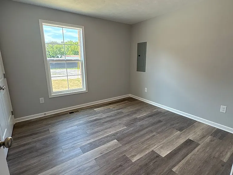 307 W Coffee St — Photo 14