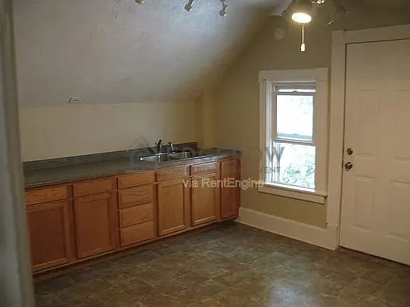 635 Lafayette Ave NE #2 — Photo 8