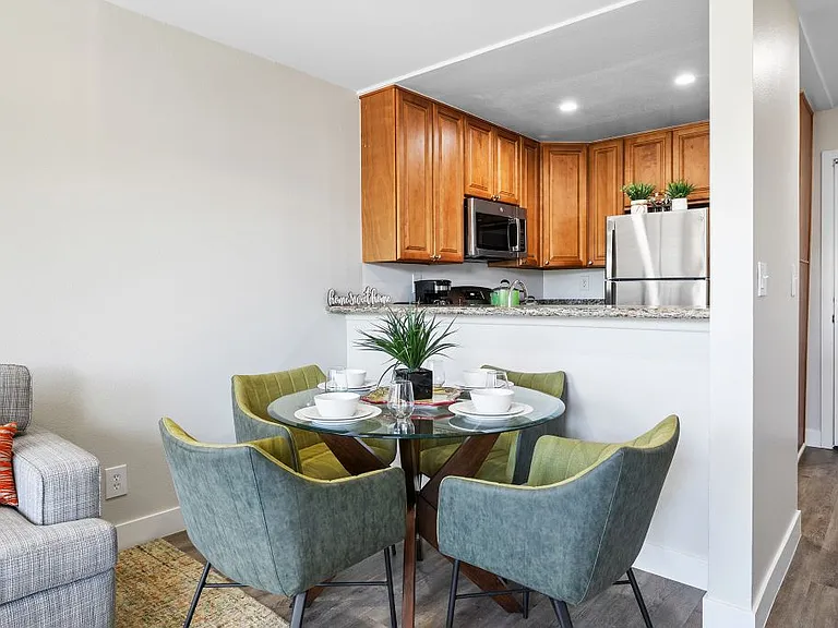 Woodland Trio Apartments — Photo 54