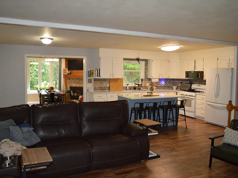 1676 Silverado Dr — Photo 9