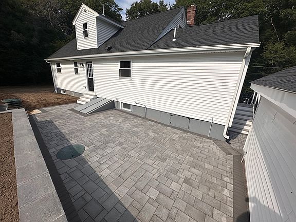 3rd image of 18 Ramshorn Rd