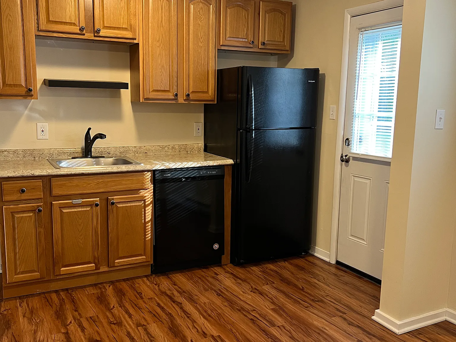 508 Berkshire Ln, — Photo 3