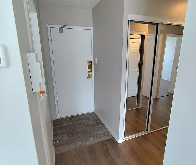 100 Lotherton Ptwy #612 — Photo 2