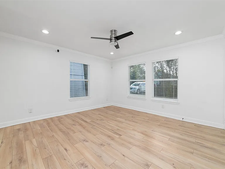 7125 Conley St — Photo 4