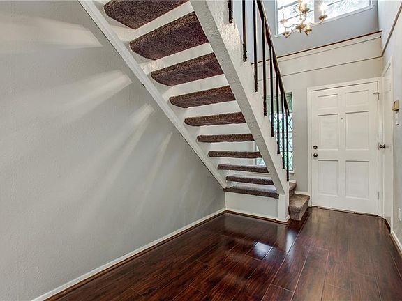4th image of 4819 Rollingwood Ct