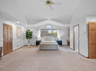 979 Kohlman Ln, Saint Paul, MN 55109