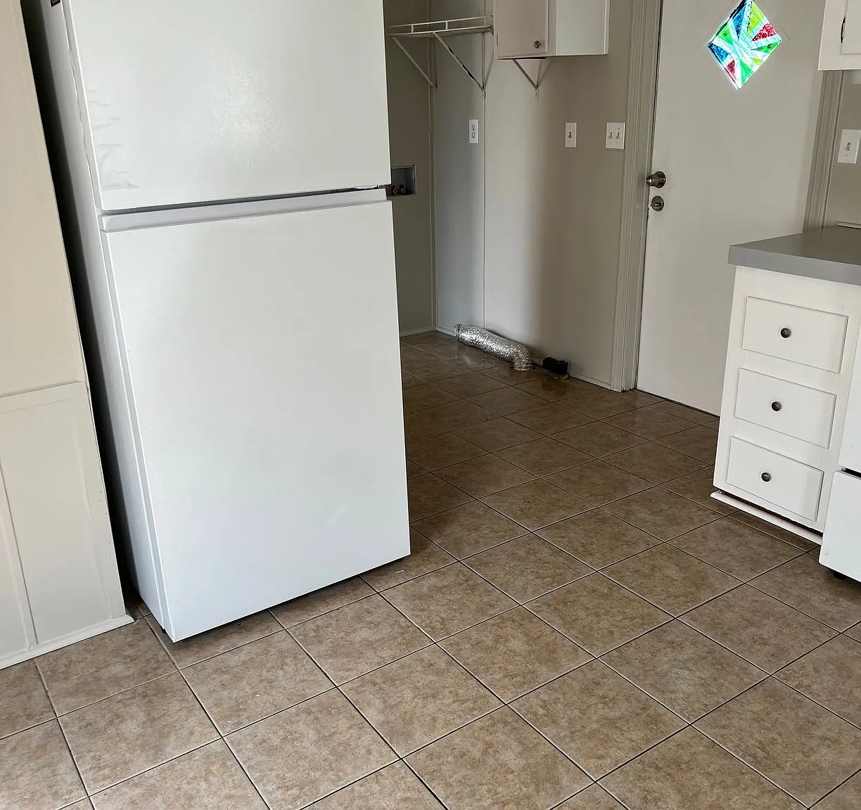 3 bed, $995 — Photo 3