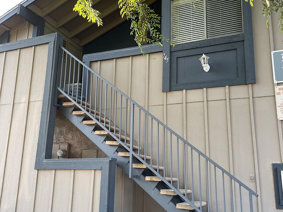 1st image of 745 Windwood Dr
