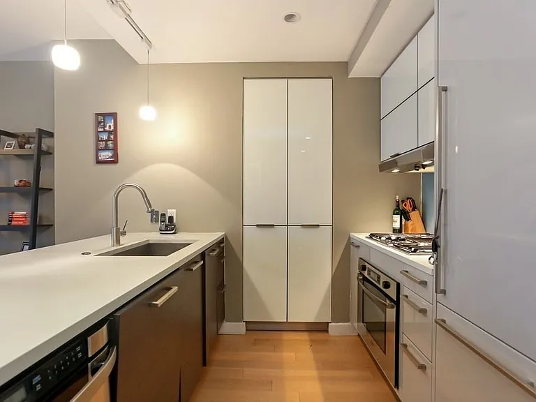 34 N 7th St #2E — Photo 6
